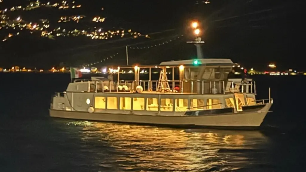 Bellagio: Lake Como Day Excursion to Como and Return