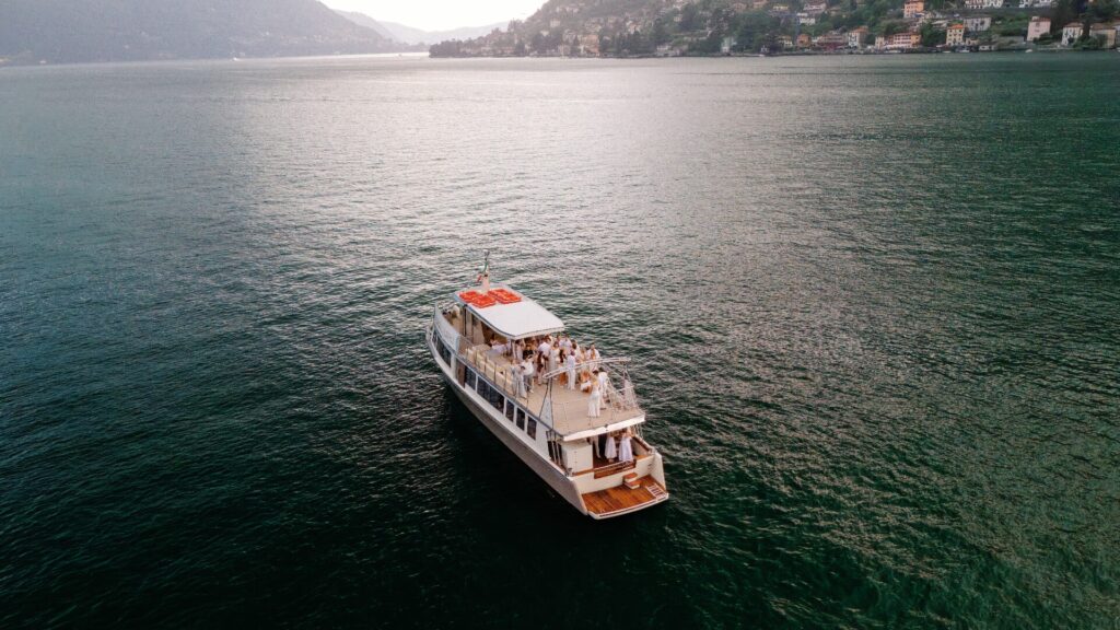 FESTA IN BARCA PRIVATA – PARTENZA DA TREMEZZO