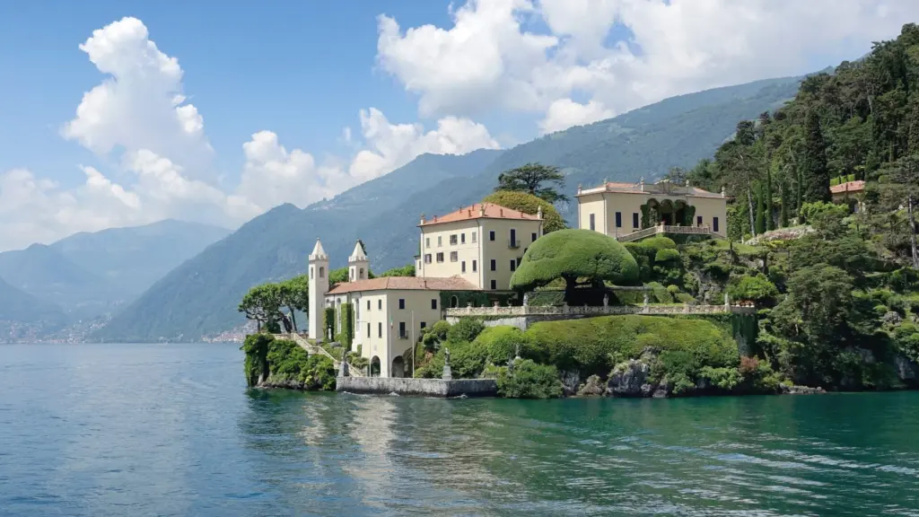 VIP Access to Villa Balbianello’s Gardens , with a stop in Bellagio & Varenna (shared tour)