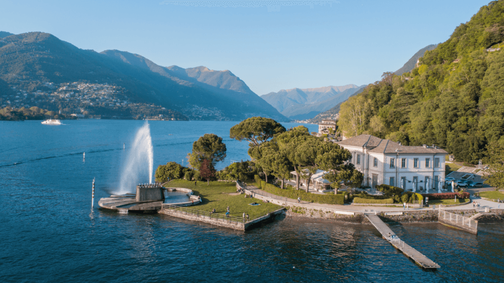 Crociera condivisa sul Lago di Como con accesso Vip ai giardini di villa Balbianello