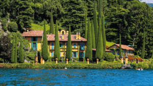 Crociera condivisa sul Lago di Como con accesso Vip ai giardini di villa Balbianello