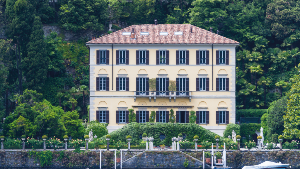 Premium Shared Cruise with VIP access to Balbianello’s Gardens